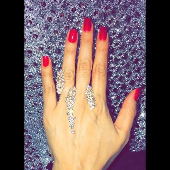 Hand bling. One ring. - Picture 4 of 4